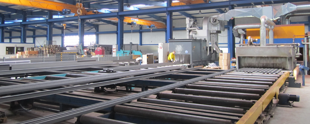 Produktionshalle für Stahlbau in Aktion